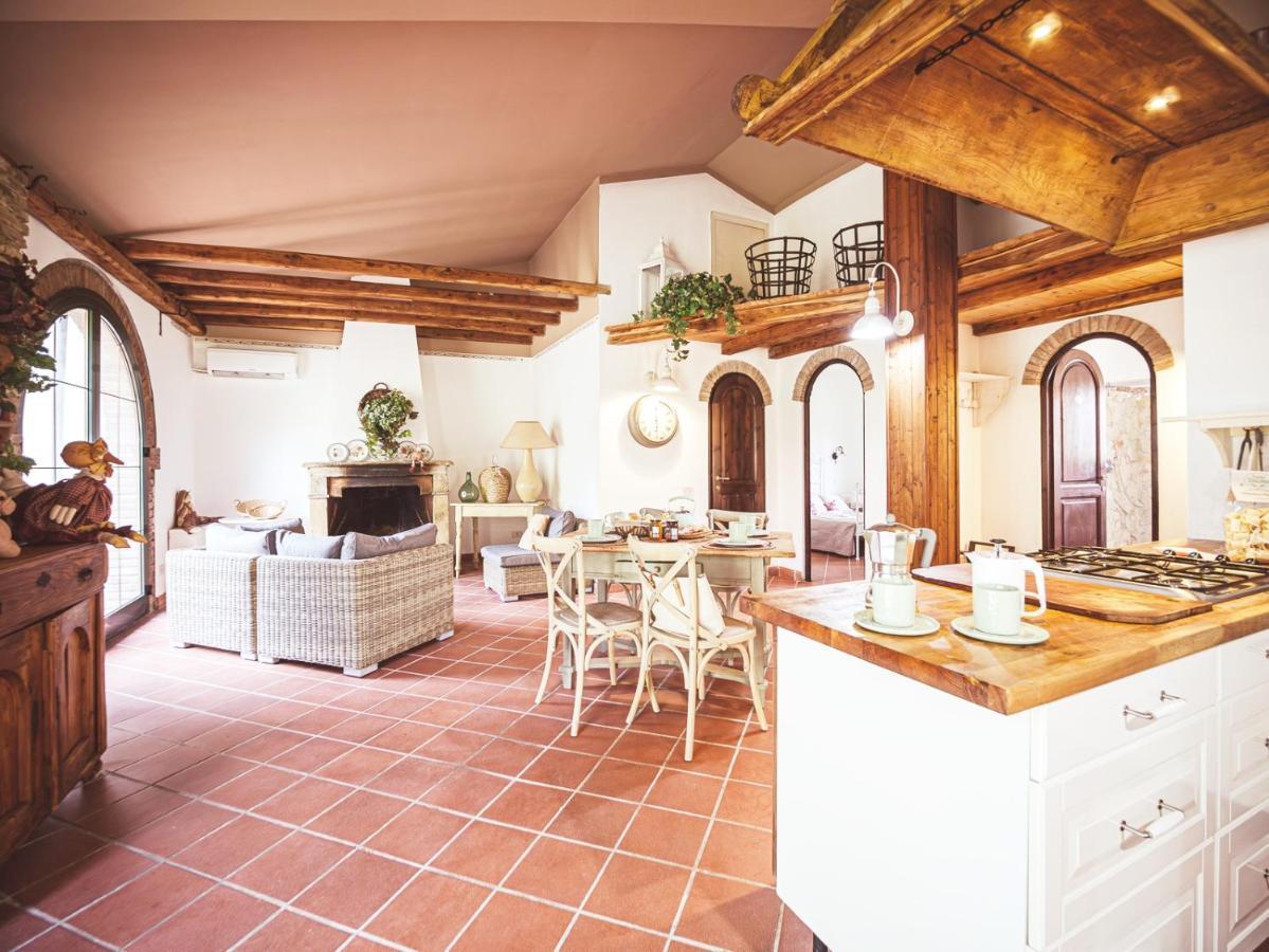 Relais Casale Il Poggetto - Olivo 1 By Zoom In Earth Apartment Cecina  Luaran gambar