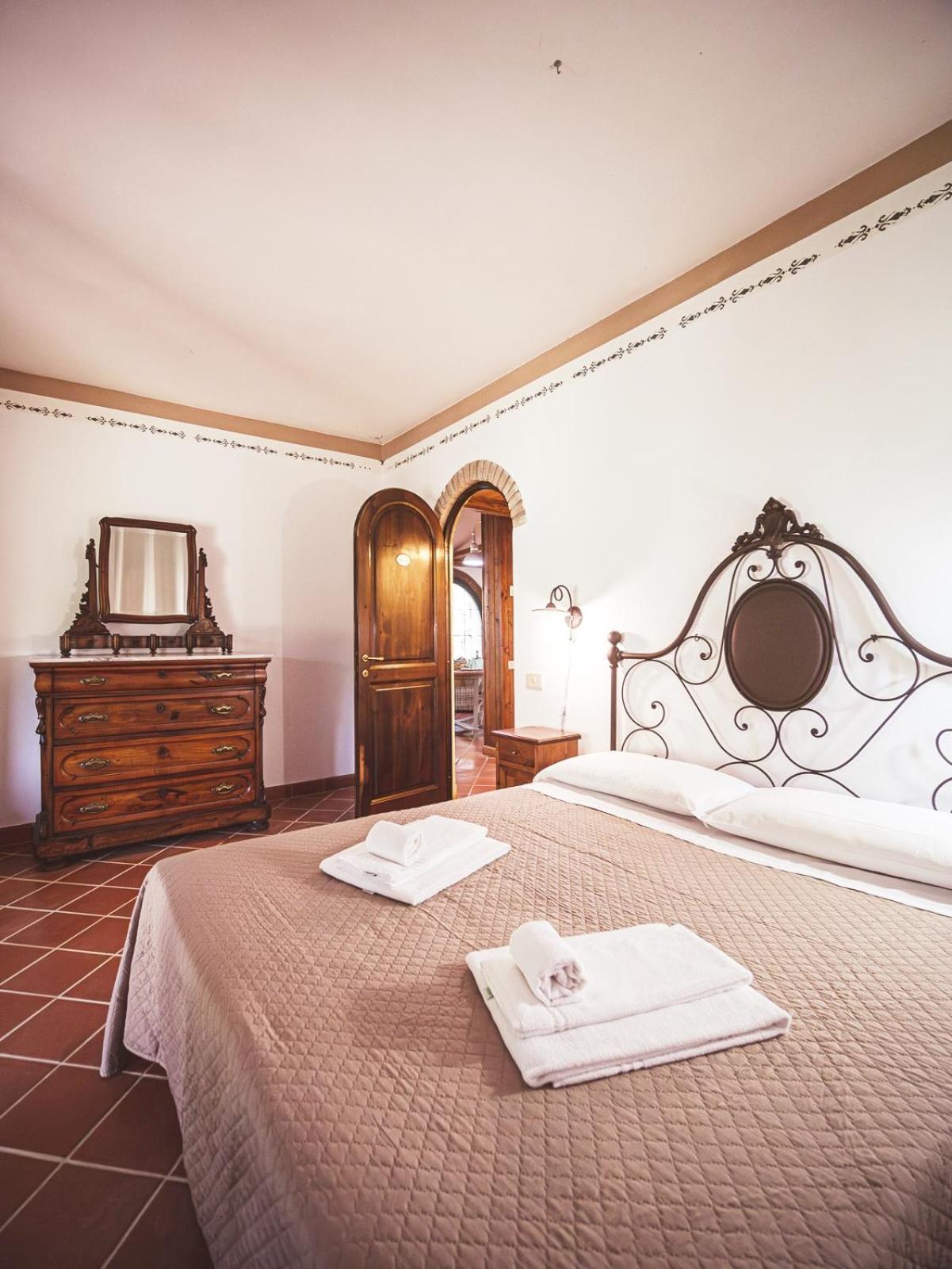 Relais Casale Il Poggetto - Olivo 1 By Zoom In Earth Apartment Cecina  Luaran gambar